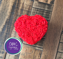 Load image into Gallery viewer, Heart Shaped Rose Box with Lid
