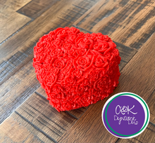 Load image into Gallery viewer, Heart Shaped Rose Box with Lid
